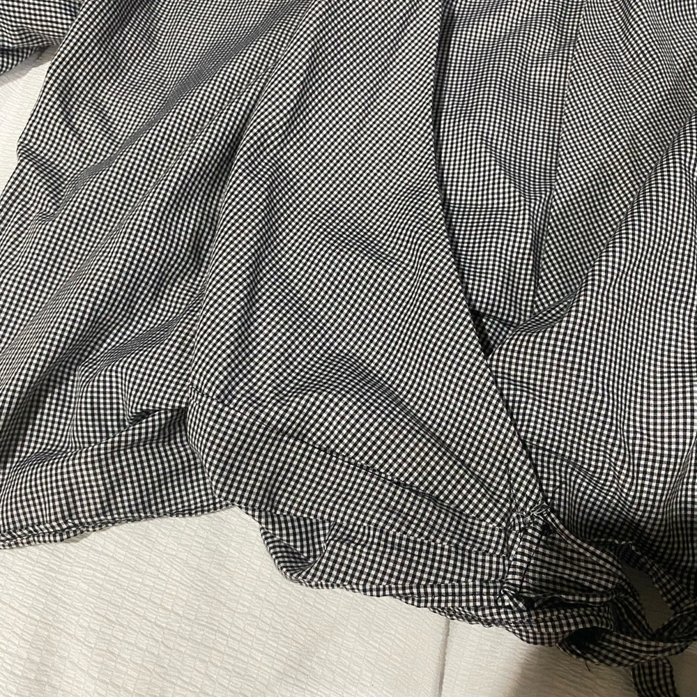 Beautiful Blouse Ruffle Sleeves - Picture 4 of 8